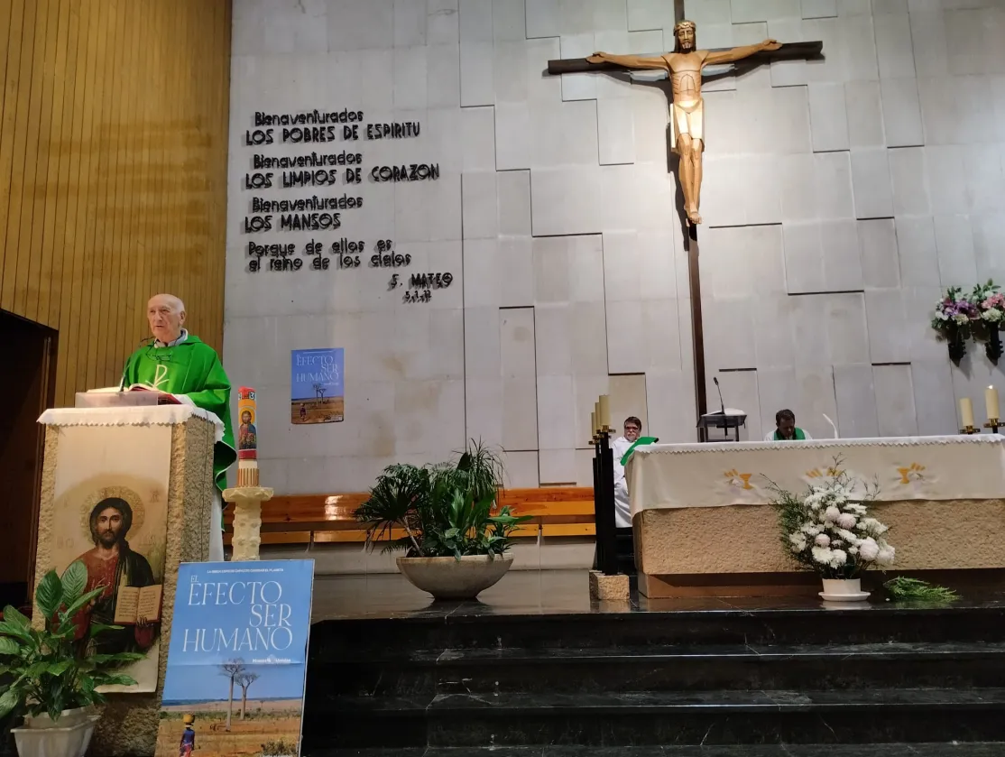 Eucaristía en la parroquia María Auxiliadora.