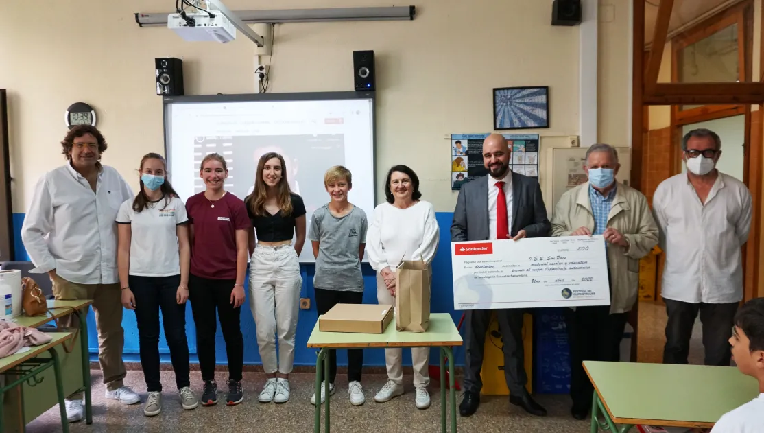Entrega del primer premio del XIII Festival de Clipmetrajes al IES Son Pacs