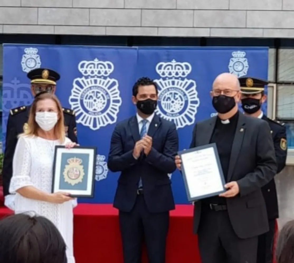 La comarcal de Paterna de Manos Unidas Valencia ha recibido un premio en el Día de la Policía Nacional. 