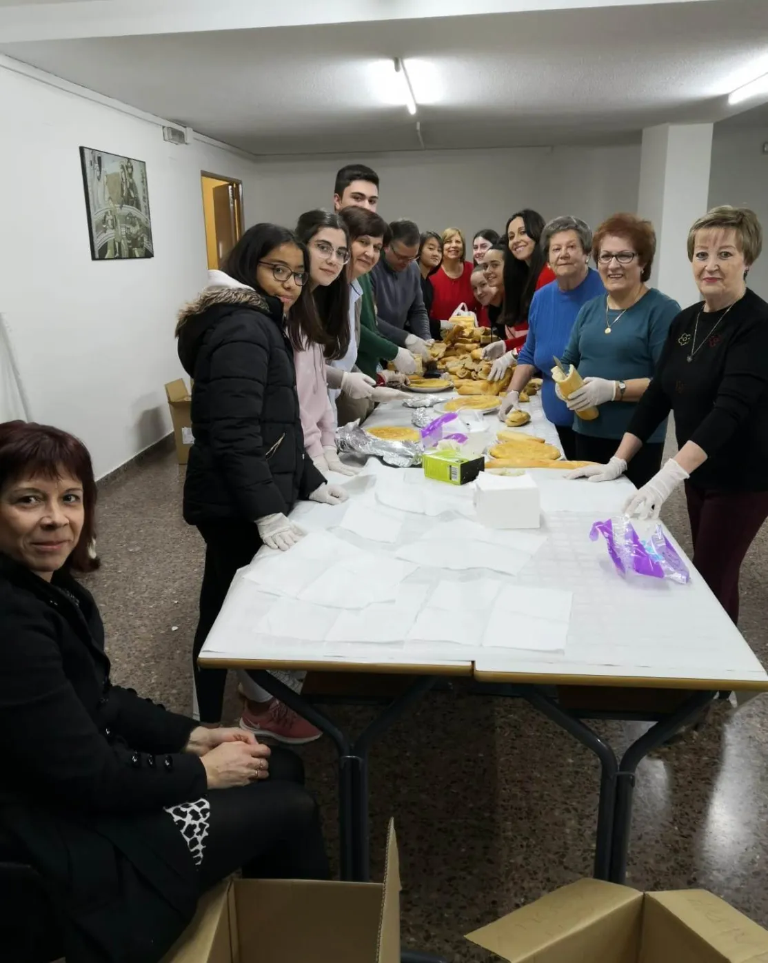 Cena del hambre en la delegación comarcal de Requena de Manos Unidas Valencia.