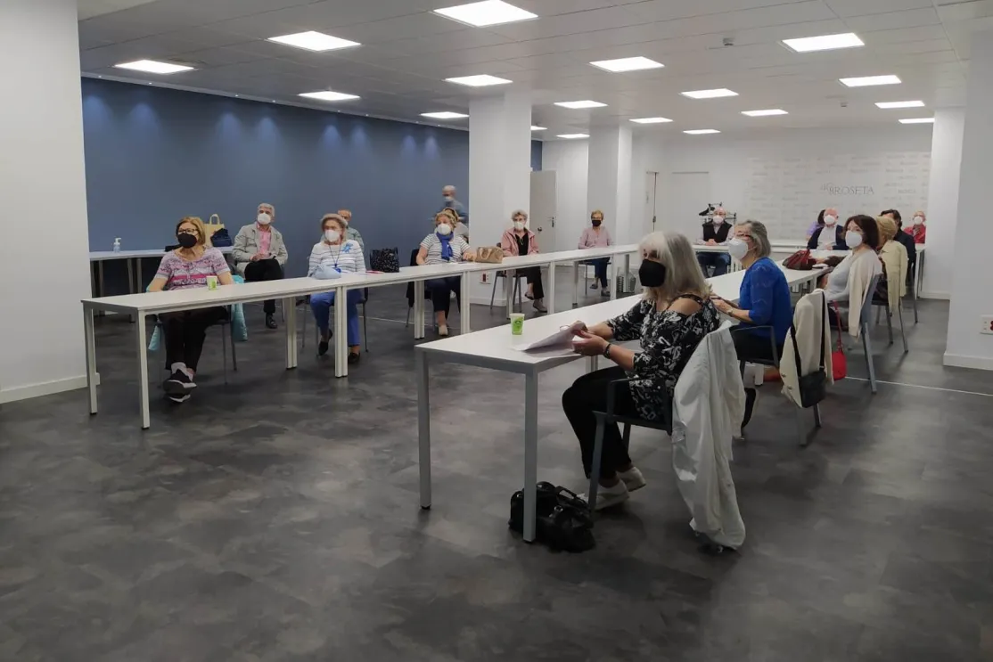 Reunión de voluntarios de Manos Unidas Valencia para hacer balance e impulsar nuestras próximas actividades. 