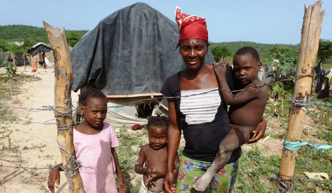 Migrantes haitianos en un campamento tras ser expulsados de República Dominicana. Foto: María Ángeles Muñoz