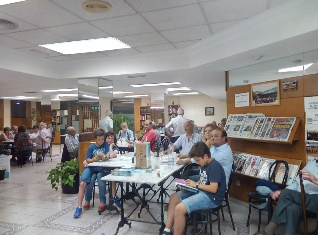 Cena solidaria de Mans Unides Gelida