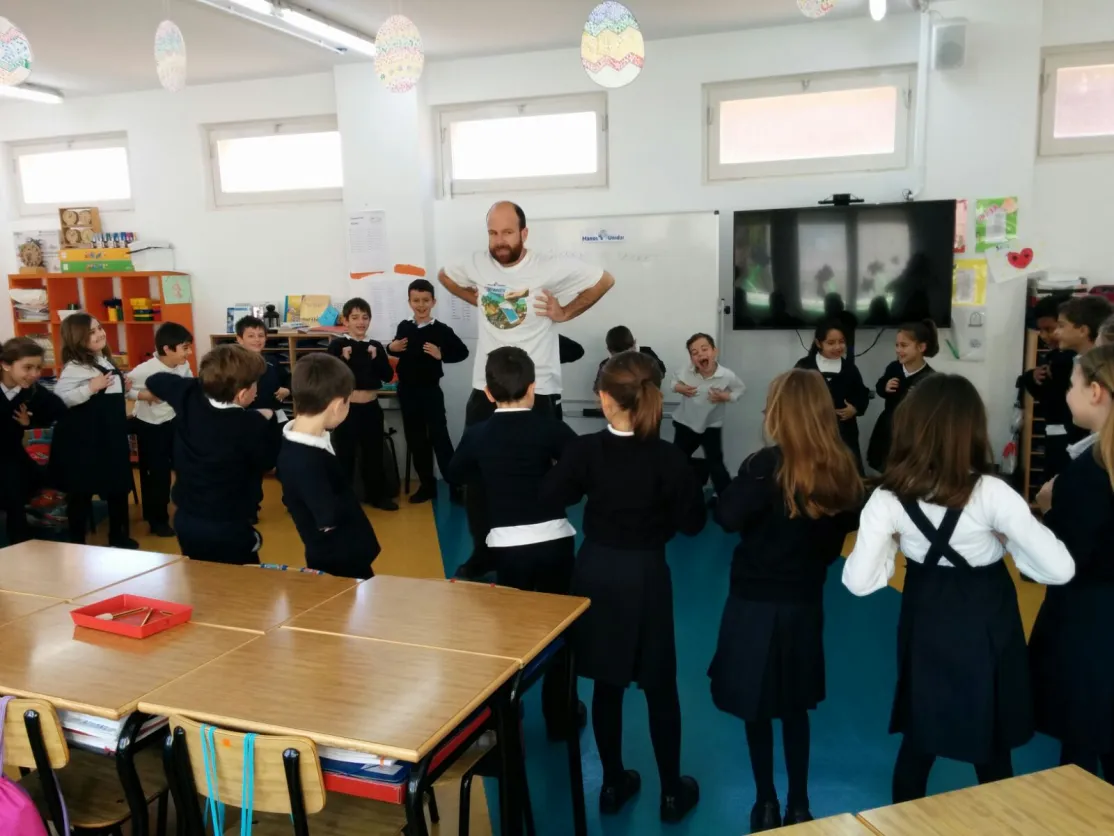Talleres de solidaridad de Manos Unidas en escuelas de Esplugues de Llobregat 