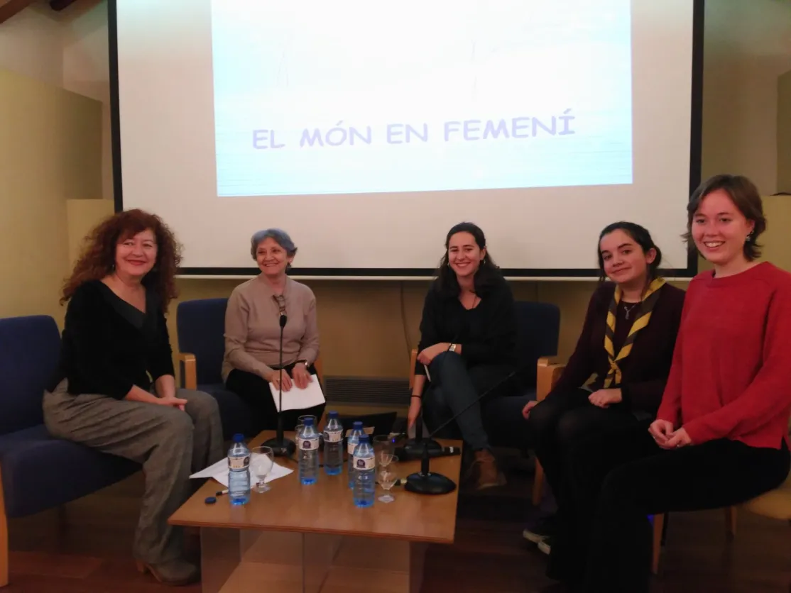 Mesa Redonda en Sant Just Desvern con mujeres cooperantes