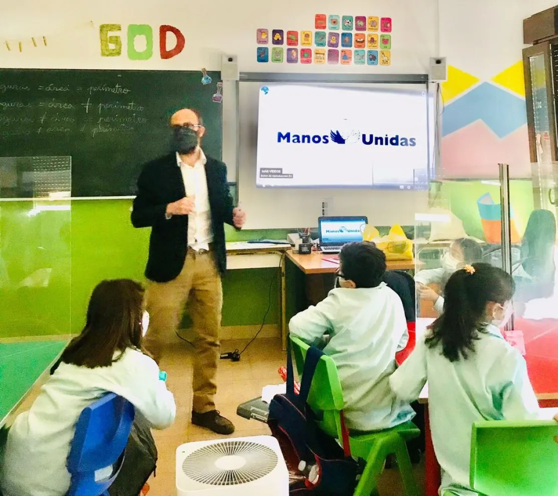 Taller de sensibilización de Manos Unidas en el colegio Santo Domingo de Madrid