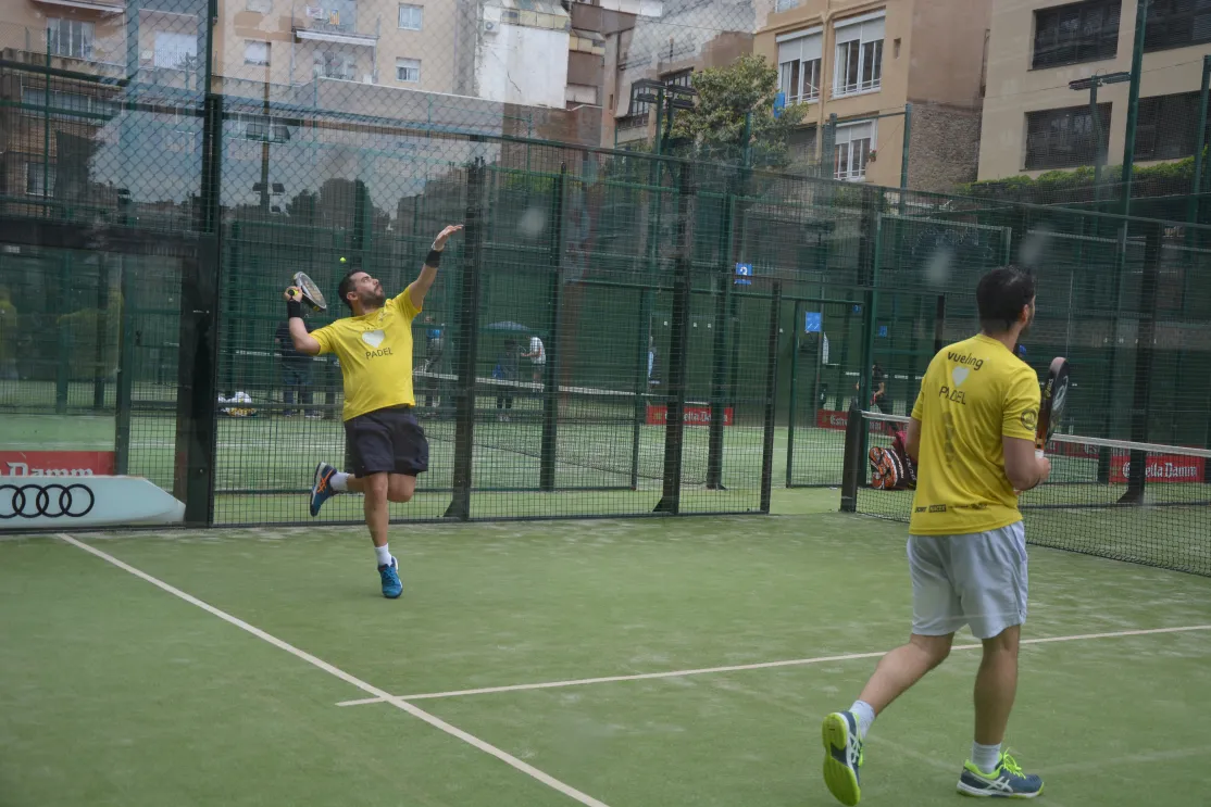 Un salto por Manos Unidas: torneo benéfico de pádel