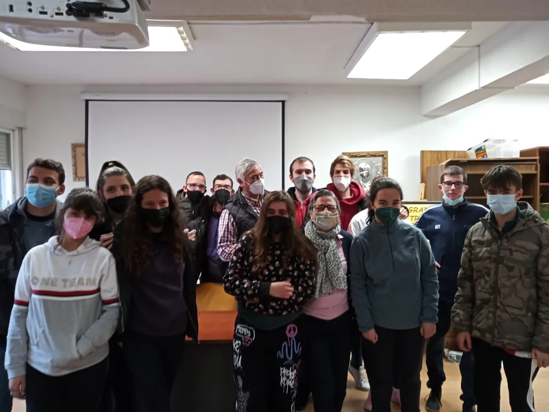 Visita de los alumnos del Centro de Educación Especial A LA PAR a la sede de Manos Unidas Madrid