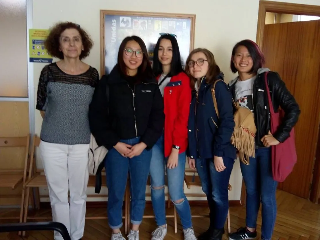 Alumnas del IES Cervantes visitan Manos Unidas Madrid