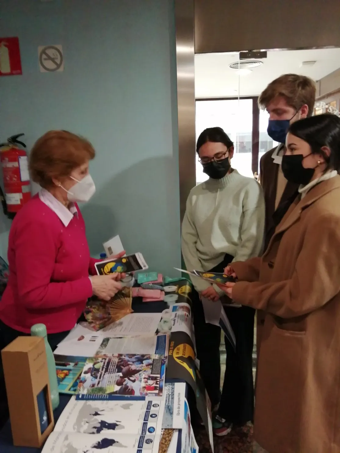Stand de Manos Unidas Madrid en la XV edición de foro IEB SOLIDARIO