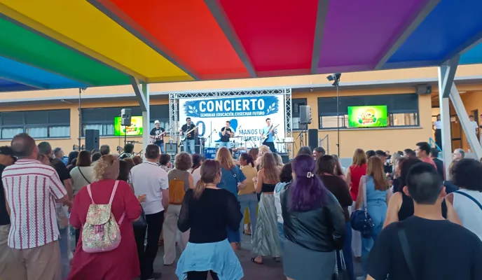 Momento del concierto en el IES Santo Tomás de Aquino de Puerto del Rosario en Fuerteventura. 