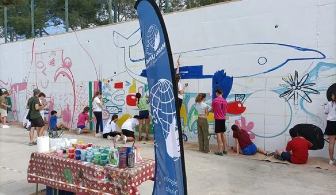 Mural realizado en el colegio Salesianos de Alicante. Foto: La Información de Alicante