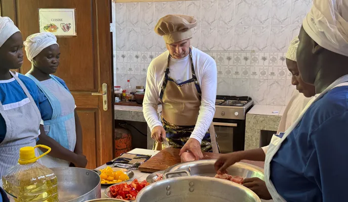 Cocinando futuro con Pepe Rodríguez Rey en Senegal. Fotografía: Carla Vila