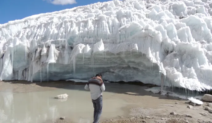 Imagen del glaciar Quelcaya, donde se sitúa el proyecto de extracción minera. Fotografía: DHUMA