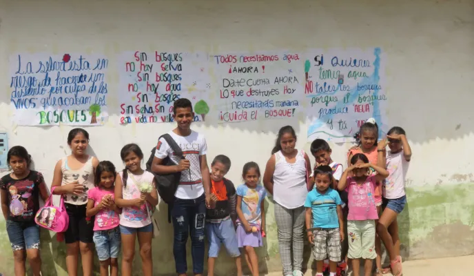 Un grupo de niños y niñas ambientalistas de Yurimaguas, Perú. FOTO: Diócesis de Yurimaguas.
