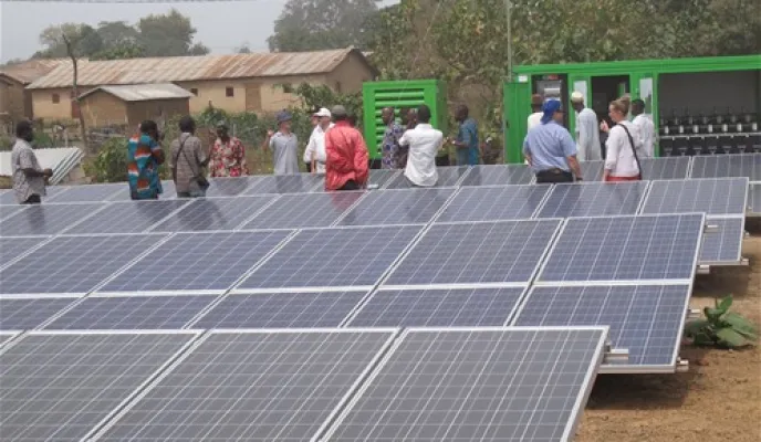 Paneles solares para acceso energía eléctrica