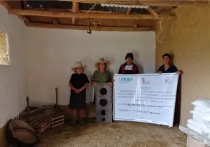 Familia muestra el proceso de Mejoramiento de la vivienda en la Comunidad de San Pedro de Tinyayoc