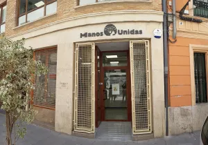 Nueva sede: Manos Unidas Valencia, C/ Avellanas, 14, bajo. 46003 Valencia (detrás de la Plaza de la Reina). . 