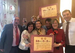 Cofradía del Vino de Navarra nombra cofrade de honor a Manos Unidas en Larraga