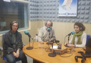 Voluntarios de MU y la hermana Laura Diaz en el programa Iglesia Viva