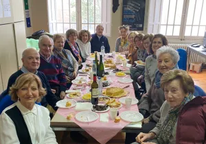 Aperitivo en la delegación de Pamplona de Manos Unidas en el primer martes después del fin de semana de Campaña