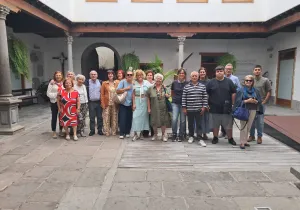 Grupo de voluntarios asistente a la formación de Julia Parra en la Casa de la Iglesia el 16 de junio de 2026.