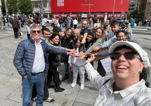 Equipo del Aula Enclave del IES Tomás Morales Castellano en Madrid para asistir a la gala nacional de Clipmetrajes. 