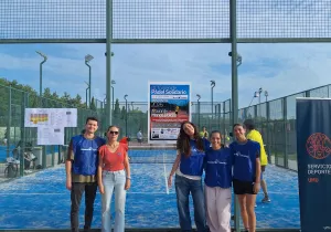 Voluntarios de Manos Unidas con la presidenta-delegada de Manos Unidas Murcia