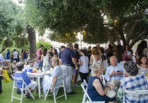 "Vinet Solidari" en los jardines de la Casa Miret de Tarragona