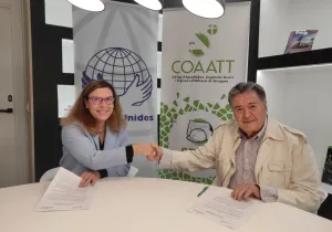 Firma Convenio de Colaboración de COAATT con Manos Unidas