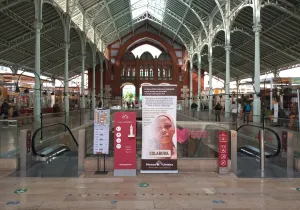 Exposición de Manos Unidas Valencia "Nuestra indiferencia los condena al olvido" en el Mercado de Colón. 