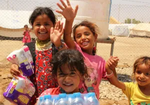 Distribución alimentos de primera necesidad para refugiados iraquíes