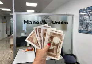 Manos Unidas Valencia recoge más de un millón de pesetas en la campaña "Tus pesetas pueden salvar vidas". 