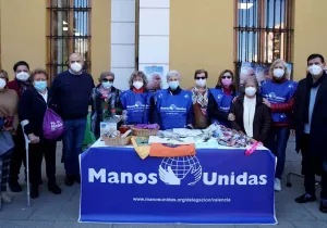 El alcalde de Burjassot, Rafael García, asistió a esta jornada solidaria en favor de Manos Unidas. 