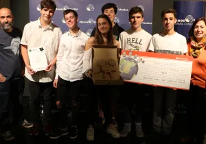 Los alumnos ganadores con el clipmetraje #Ahogada