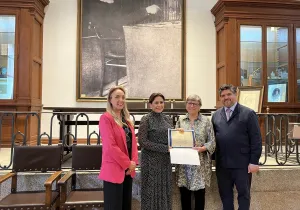 Entrega de Ayuda a la Cooperación del ICOMEM a Manos Unidas Madrid