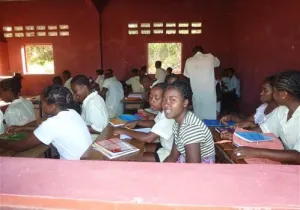 Construccion Aulas Madagascar Manos Unidas