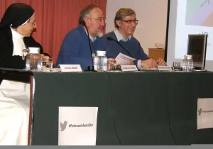 Lucía Caram y Salvador Busquets durante la charla de los DDHH