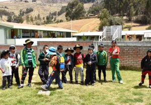 Niñas y niños ejercen su Derecho a una Educación Intercultural. Foto: Manos Unidas