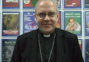 Monseñor Ortega en los Servicios Centrales de Manos Unidas. 