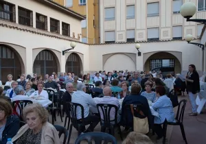Cena solidaria en la comarcal de Sagunto de Manos Unidas Valencia. 