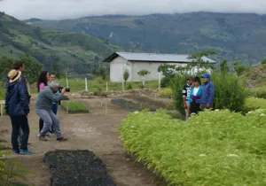 La Cooperación Española y El País visitan el trabajo de Manos Unidas en Ecuador