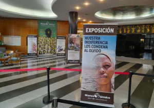 Exposición de Manos Unidas Valencia en el colegio El Pilar.