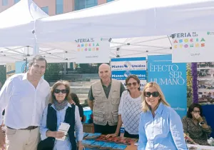 La Alcaldesa de Alcobendas visita el stand de Manos Unidas en la Feria de la Asociaciones 2024