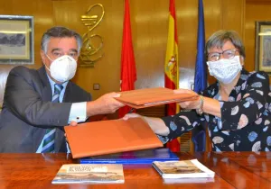 Firma del convenio de colaboración entre el COFM y Manos Unidas Madrid