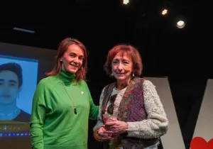 Gala del Voluntariado 2025 de Colmenar Viejo. Isabel recoge el premio a Manos Unidas