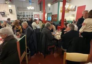 La magia de Ada Parellada transforma el desperdicio alimentario en una cena inolvidable (Imagen: Hugo Pérez Marsol - Manos Unidas)