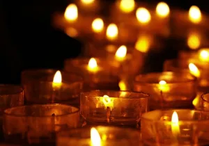 Eucaristía y encendido de velas