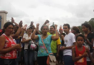 Algunas de las familias afectadas por la minería de la zona. Foto Marcelo Cruz