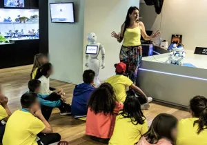 Manos Unidas y Juguetrónica educan en valores